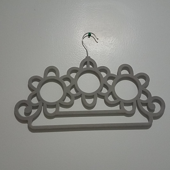 Beautiful and useful Velvet scarf hanger - Picture 2 of 6